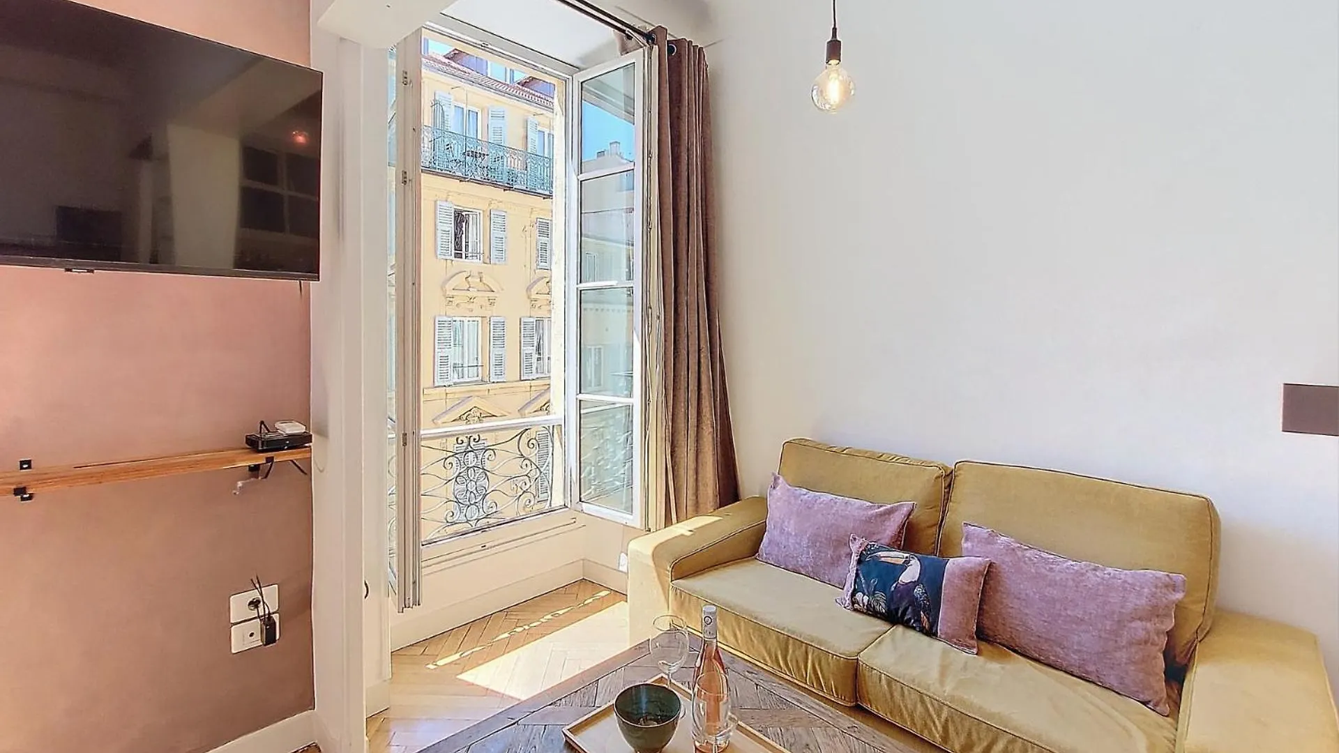 Apartment Nestor&Jeeves - City Trip - Central - Balcony Nice