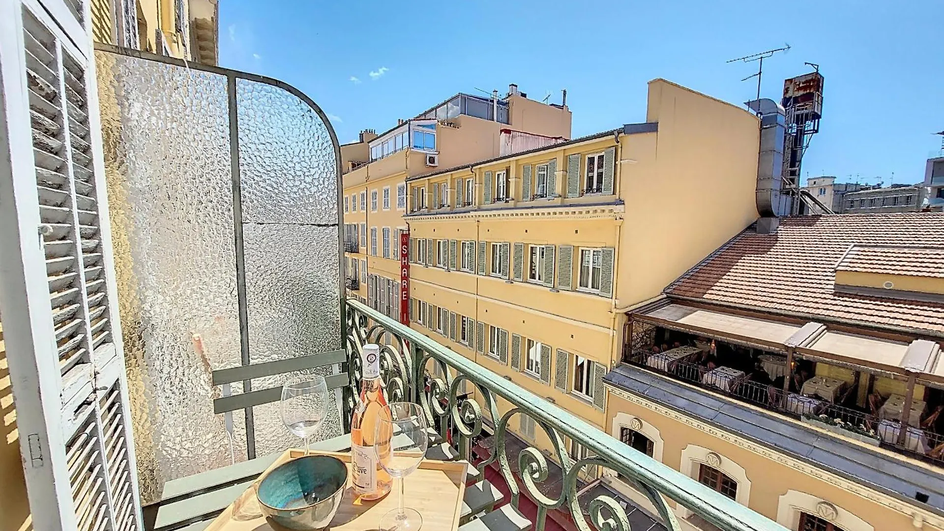 Nestor&Jeeves - City Trip - Central - Balcony Nice Apartment